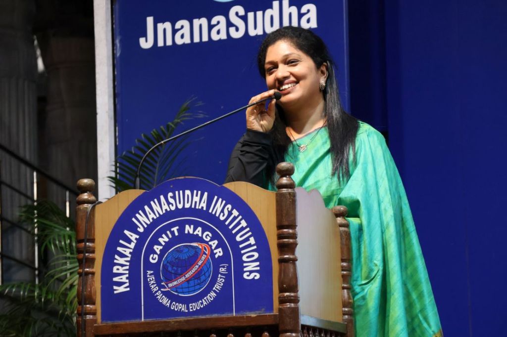 ಬದುಕನ್ನು ಸುಂದರವಾಗಿಸುವುದು ನಮ್ಮ ಗುರಿಯಾಗಬೇಕು: ಆರ್ ಜೆ ನಯನ